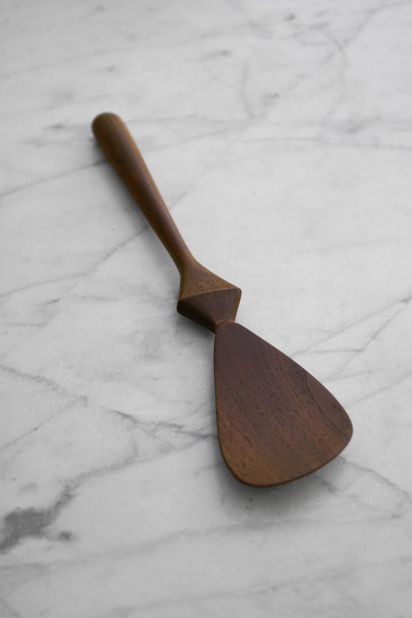 Modern Cooking Spatula - Diamond Handle - Walnut Wood